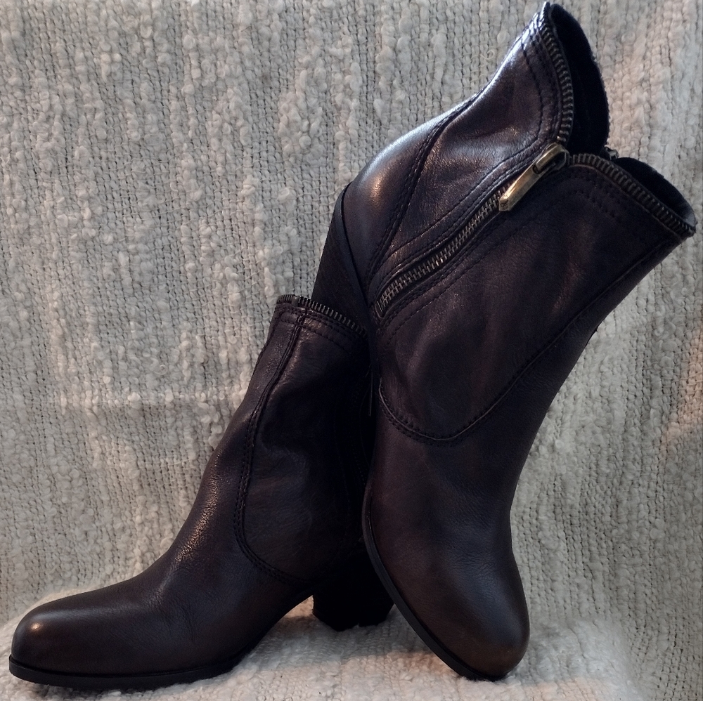 Sam Edelman Linden Bootie